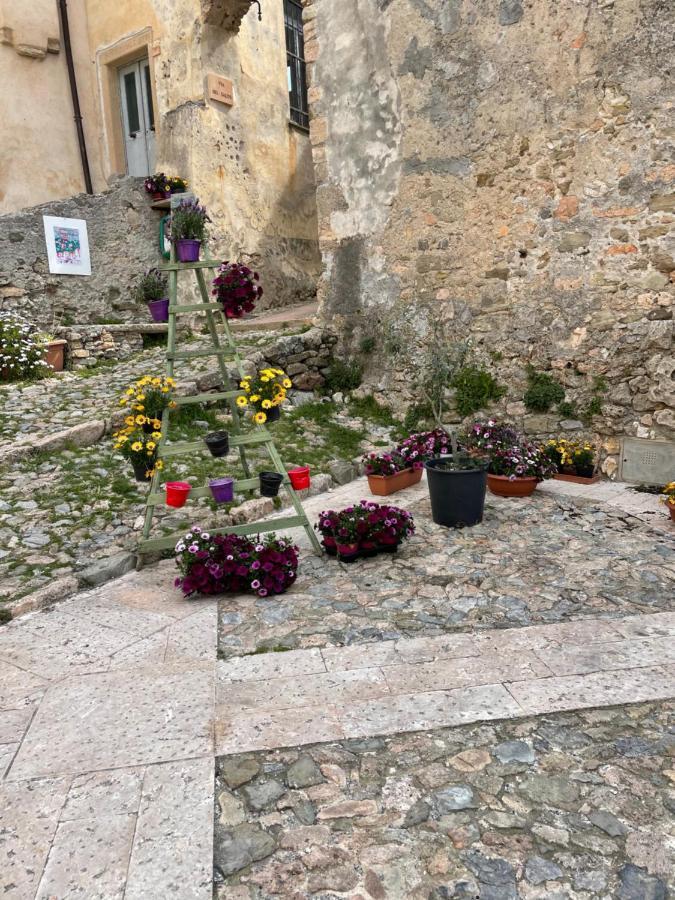 Appartamento Stella Marina In Pieno Centro Di Pietra Ligure Sulla Passeggiata E A Un Passo Dal Mare Exterior foto